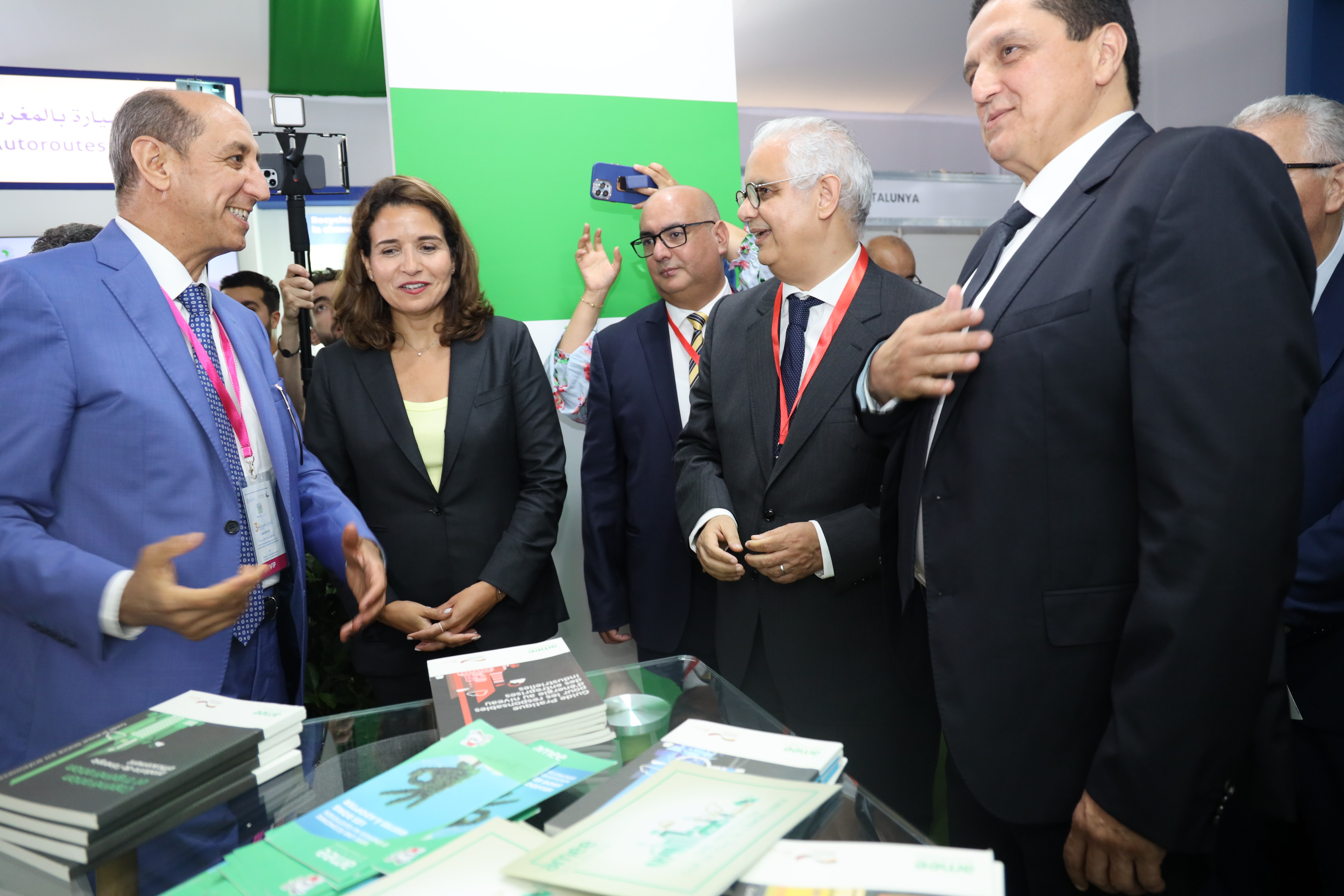 visite ministérielle au stand de l'AMEE3